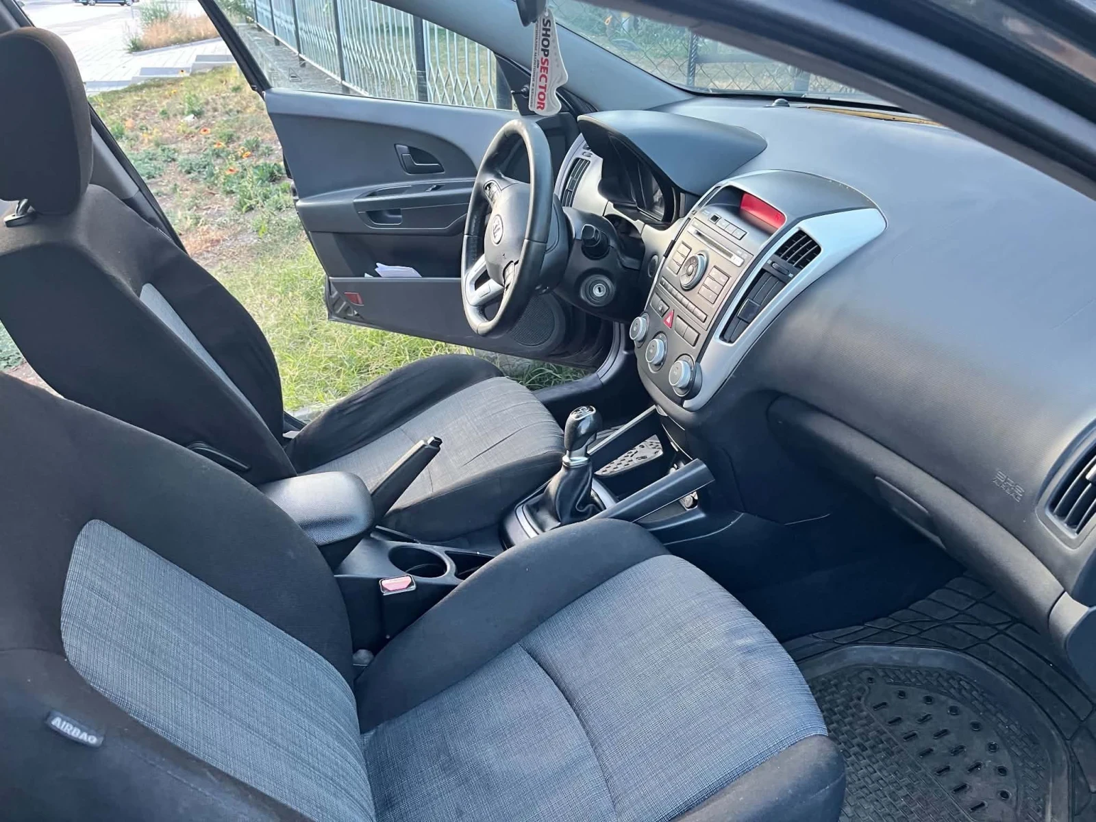 Kia Ceed Kia Ceed 1.6CRDI , снимка 11 - Автомобили и джипове - 56184318