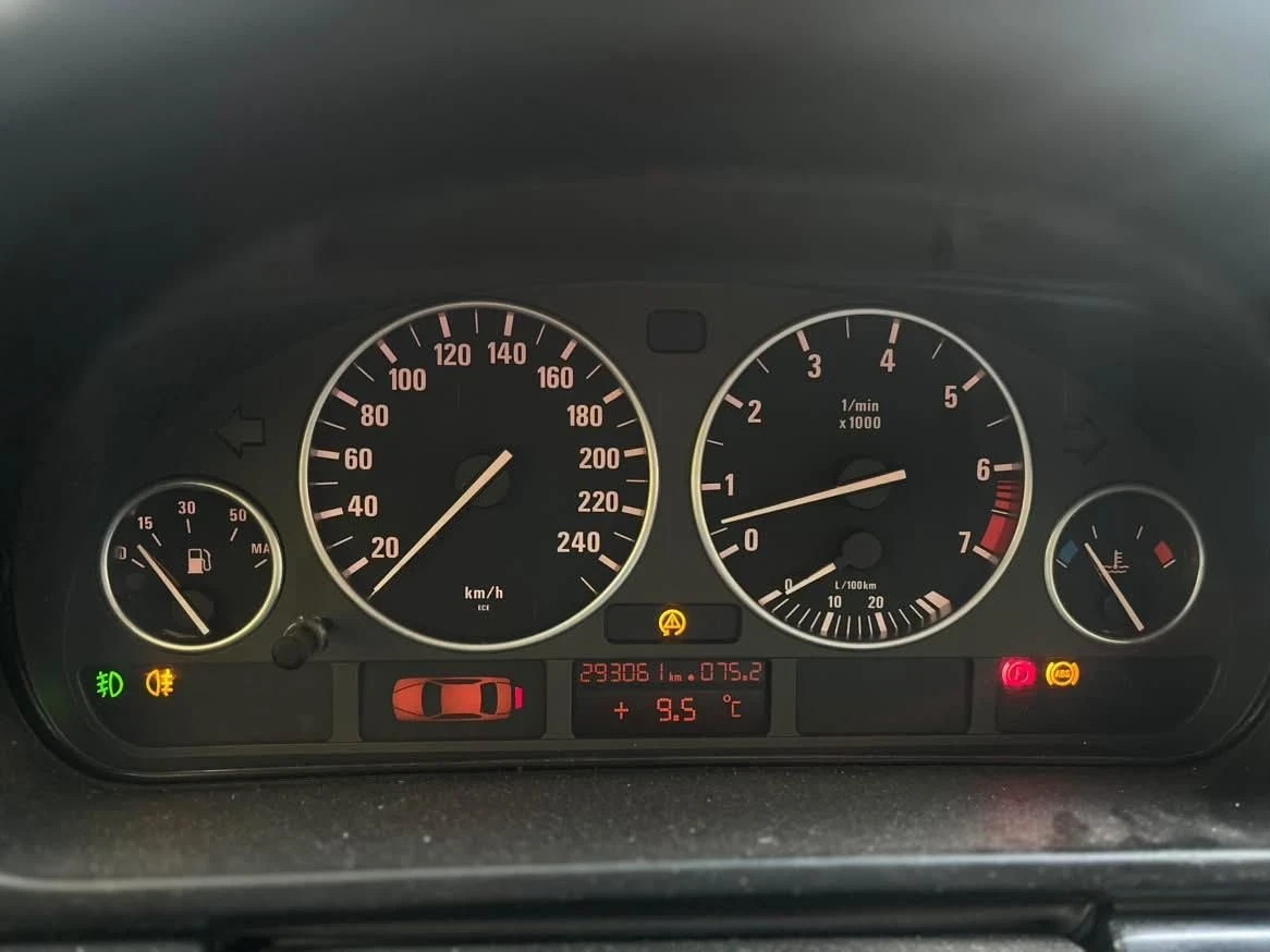 BMW 520, снимка 10 - Автомобили и джипове - 56519146