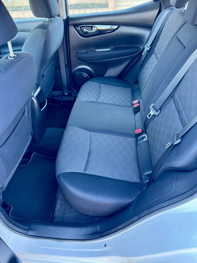 Nissan Qashqai, снимка 14 - Автомобили и джипове - 50886216