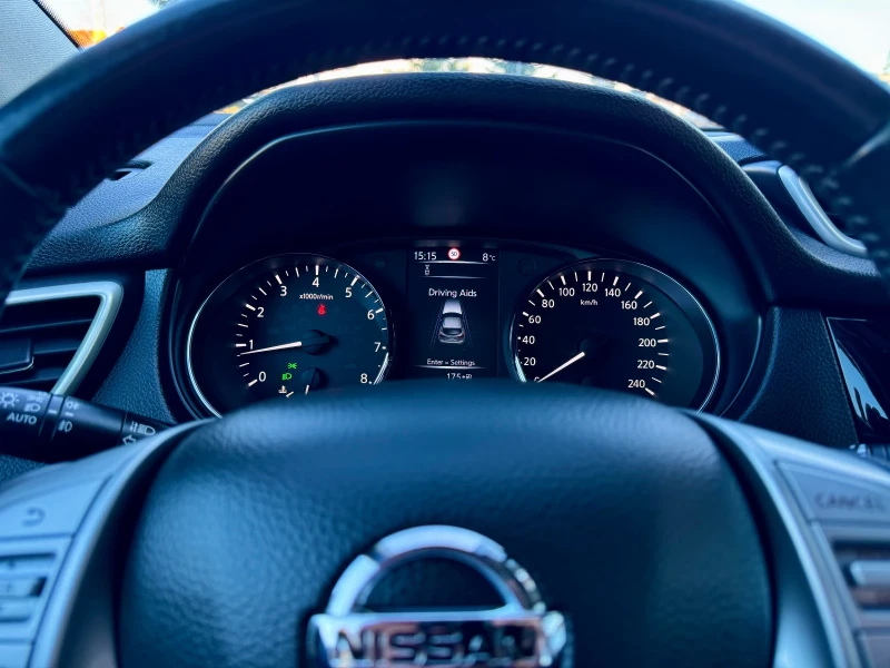 Nissan Qashqai, снимка 16 - Автомобили и джипове - 50886216