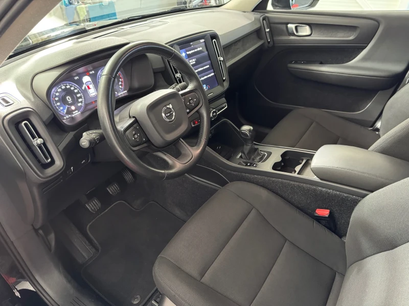 Volvo XC40 1.5 i T3 - INSCRIPTION/ EURO 6D - 101.000 km!!!, снимка 9 - Автомобили и джипове - 52012262