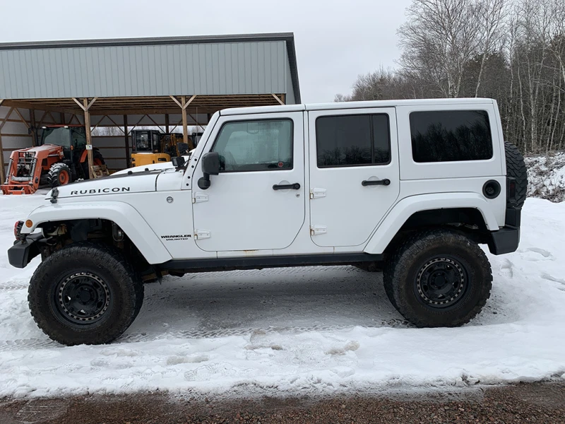 Jeep Wrangler 4x4 Unlimited* Pentastar 3.6L* Keyless* Кожа* Подг, снимка 3 - Автомобили и джипове - 53126535