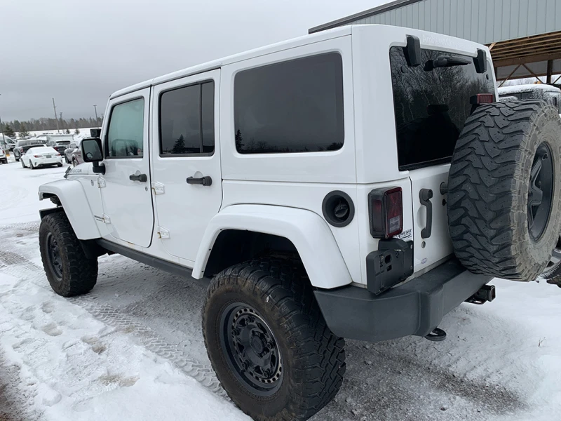 Jeep Wrangler 4x4 Unlimited* Pentastar 3.6L* Keyless* Кожа* Подг, снимка 4 - Автомобили и джипове - 53126535