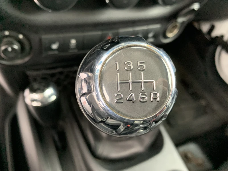 Jeep Wrangler 4x4 Unlimited* Pentastar 3.6L* Keyless* Кожа* Подг, снимка 10 - Автомобили и джипове - 53126535