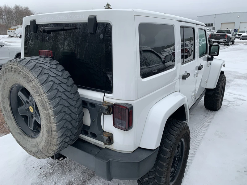 Jeep Wrangler 4x4 Unlimited* Pentastar 3.6L* Keyless* Кожа* Подг, снимка 5 - Автомобили и джипове - 53126535