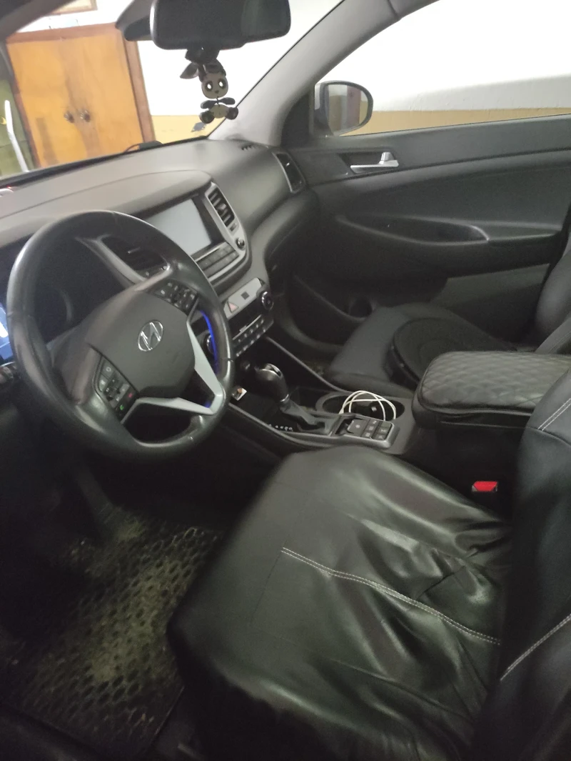 Hyundai Tucson, снимка 3 - Автомобили и джипове - 53315492
