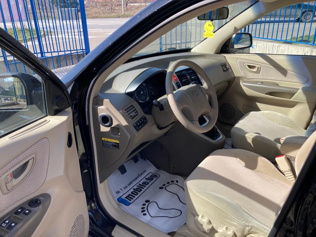 Hyundai Tucson 2, 0i 4x4 ГАЗОВ ИНЖЕКЦИОН | Mobile.bg — изображение 12