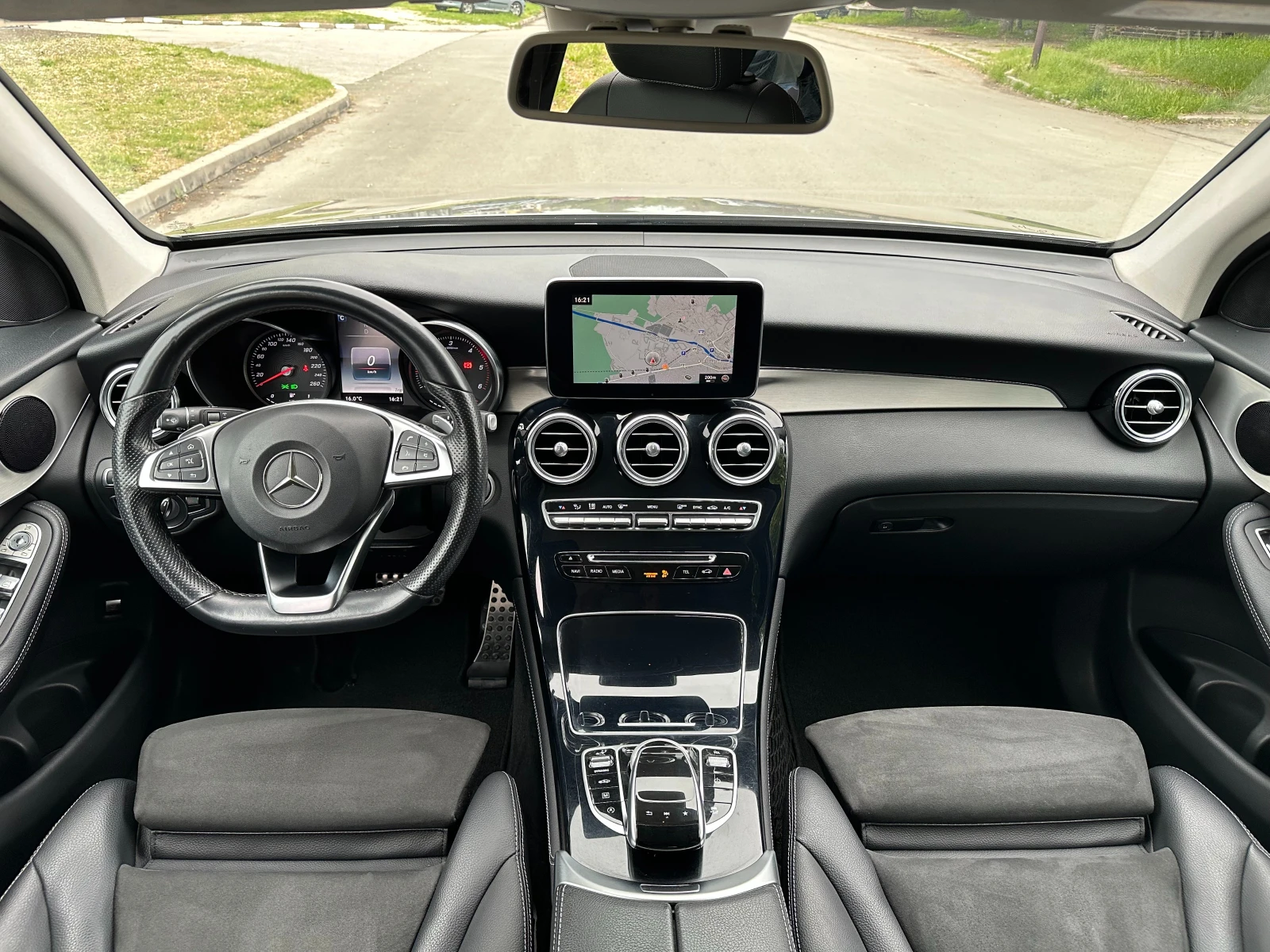 Mercedes-Benz GLC 250 d 4MATIC AMG PREMIUM 2019г.* ПЪЛНА СЕРВИЗНА ИСТОРИ - изображение 9