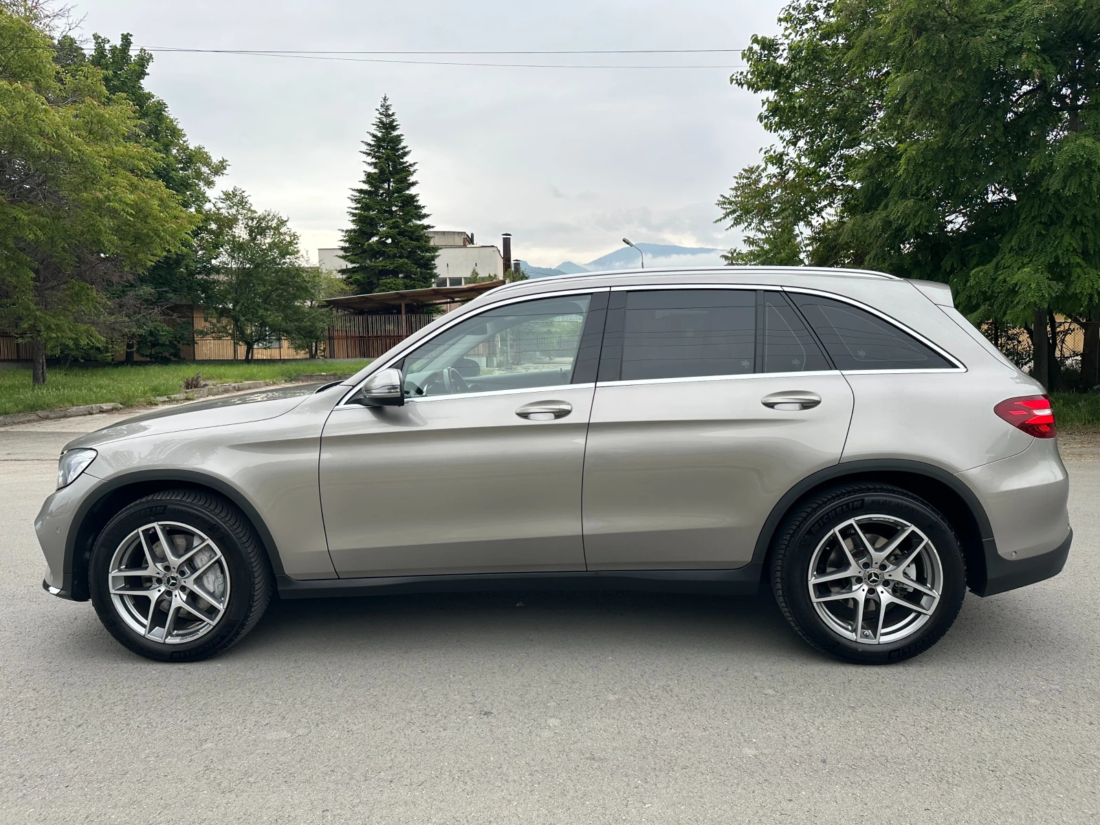 Mercedes-Benz GLC 250 d 4MATIC AMG PREMIUM 2019г.* ПЪЛНА СЕРВИЗНА ИСТОРИ - изображение 7