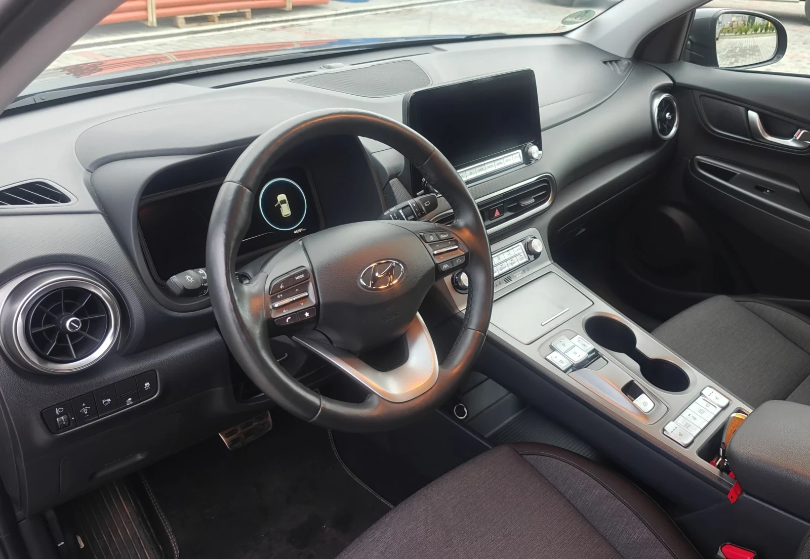 Hyundai Kona Trend/Face/42kwh/136hp/Сервизна книжка/SOH 100% - изображение 9