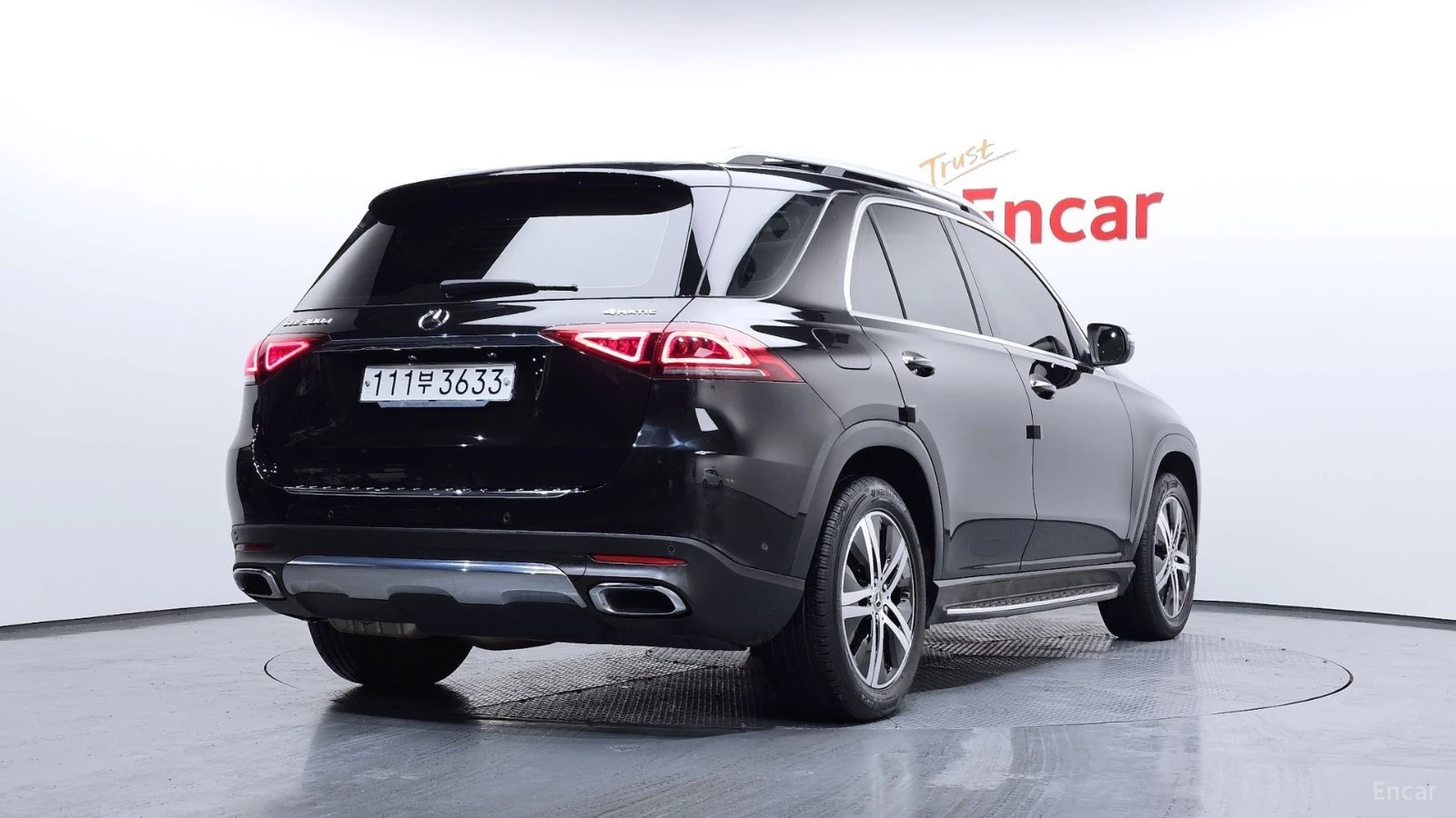 Mercedes-Benz GLE 300d 4MATIC* КОЖА* ОБДУХВ* НАВИ* ПАНО, снимка 2 - Автомобили и джипове - 55480015