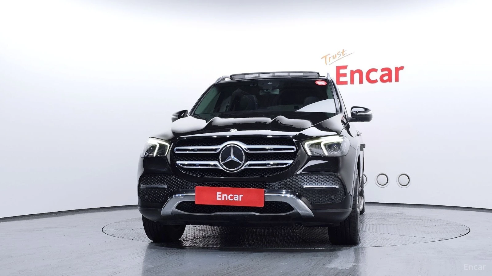 Mercedes-Benz GLE 300d 4MATIC* КОЖА* ОБДУХВ* НАВИ* ПАНО, снимка 3 - Автомобили и джипове - 55480015