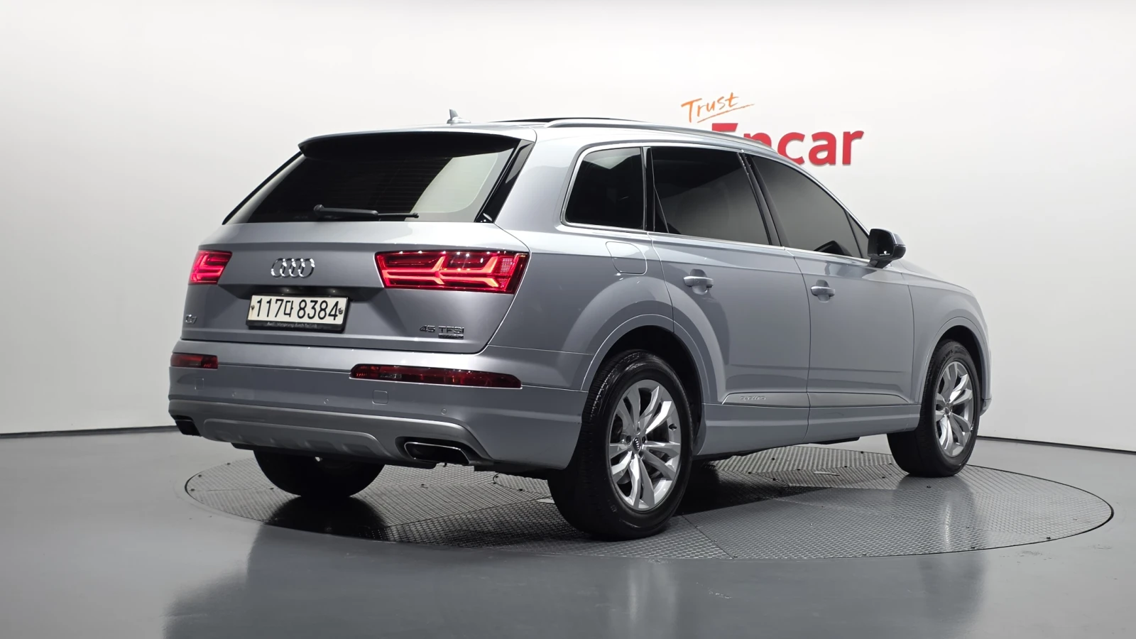 Audi Q7 45 TFSI quattro* ЕЛ. БАГАЖНИК* ЛЮК* КРАЙНА ЦЕНА, снимка 2 - Автомобили и джипове - 56133718