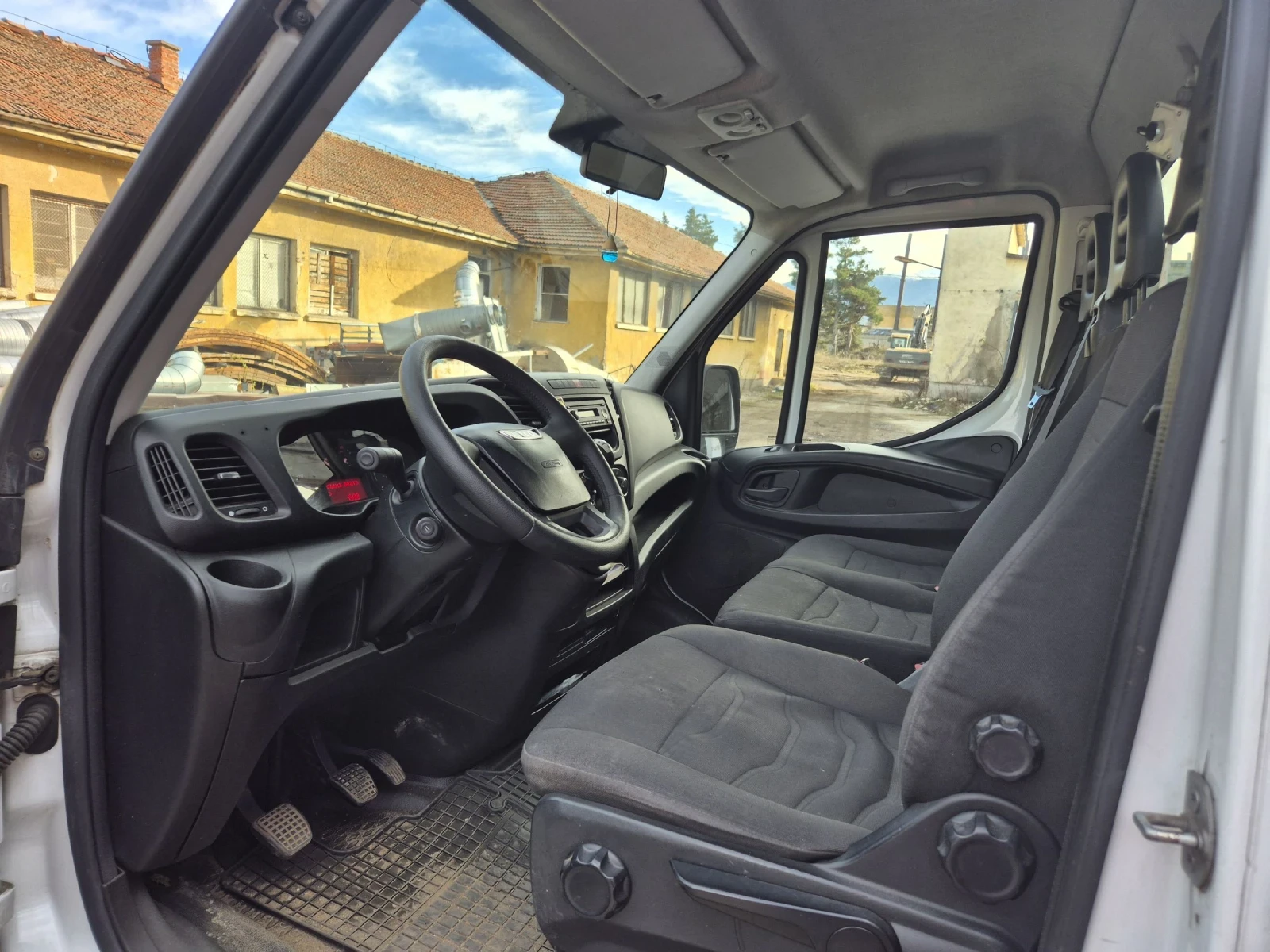 Iveco 35c15 Самосвал  - изображение 6