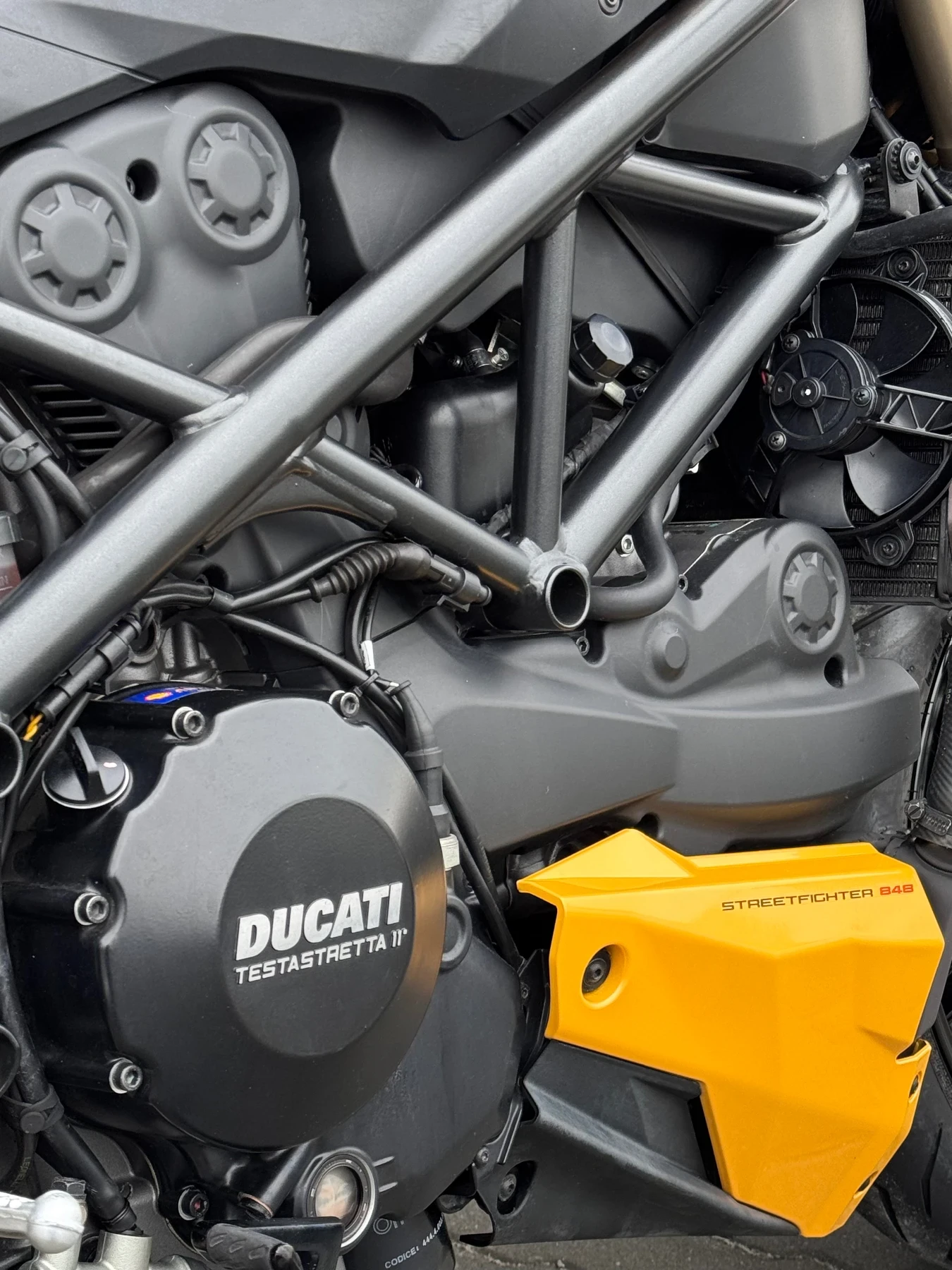Ducati Streetfighter 848 - изображение 6