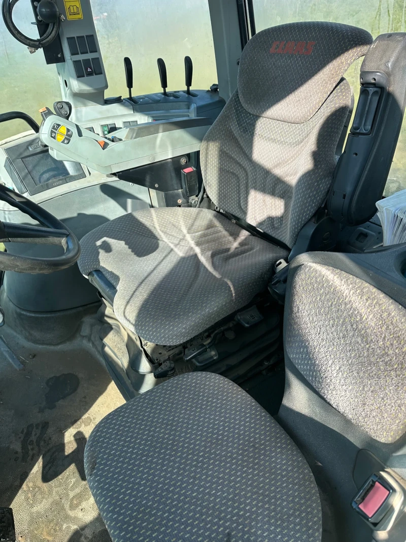 Трактор Claas AXION 850 CEBIS 2012, снимка 6 - Селскостопанска техника - 52381864