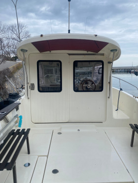 Моторна яхта Quicksilver ARVOR 250 AS, снимка 8 - Воден транспорт - 41562893