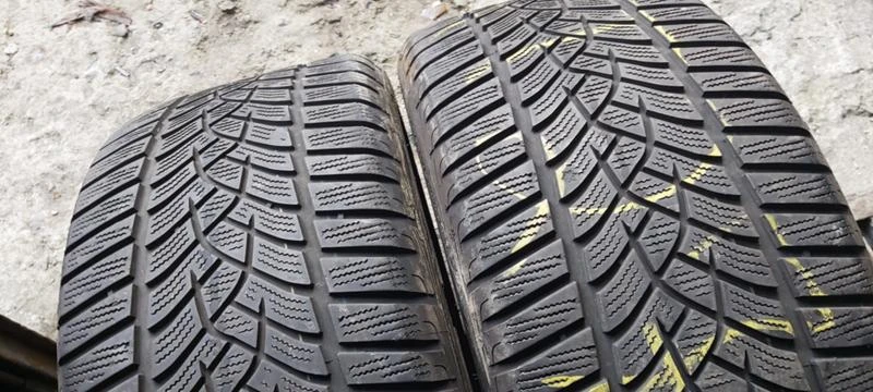 Гуми Зимни 235/40R18, снимка 2 - Гуми и джанти - 35124745