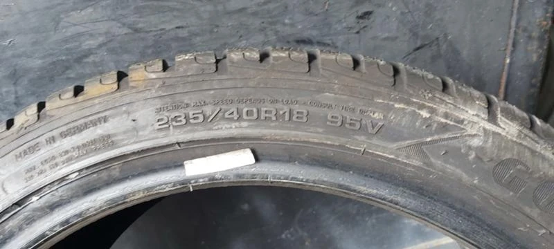 Гуми Зимни 235/40R18, снимка 8 - Гуми и джанти - 35124745