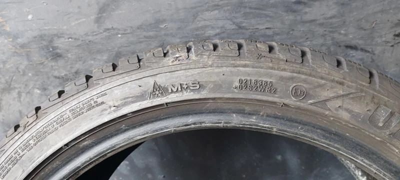 Гуми Зимни 235/40R18, снимка 6 - Гуми и джанти - 35124745