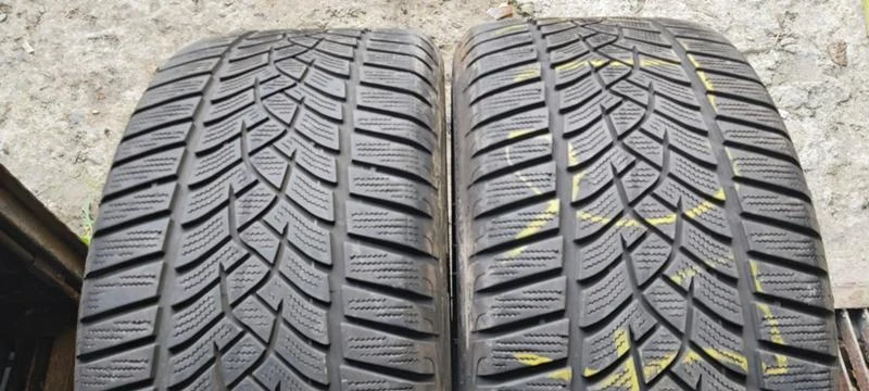 Гуми Зимни 235/40R18, снимка 1 - Гуми и джанти - 35124745