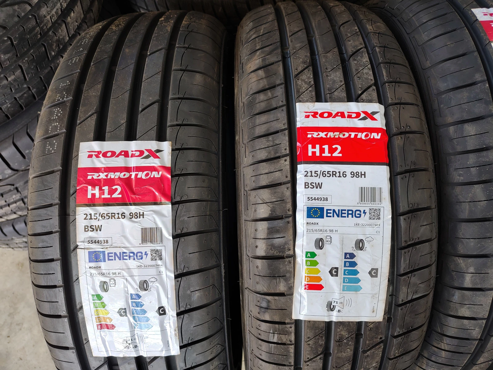 Гуми Летни 215/65R16, снимка 2 - Гуми и джанти - 55844107