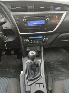 Toyota Auris 1.33i* 99к.с.* 6 скорости* Уникат* Като нова, снимка 9