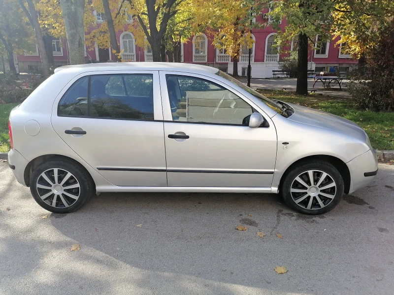 Skoda Fabia, снимка 5 - Автомобили и джипове - 47798777