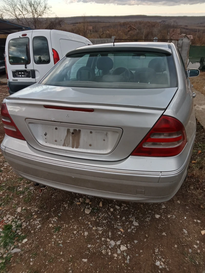 Mercedes-Benz C 200, снимка 2 - Автомобили и джипове - 48104297