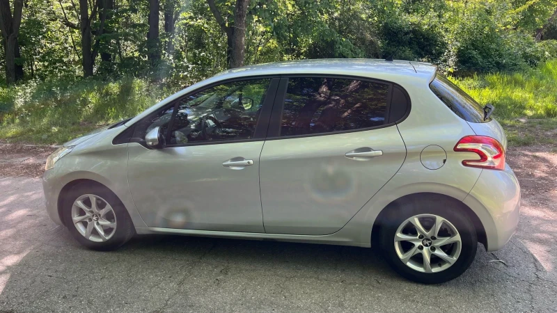Peugeot 208, снимка 3 - Автомобили и джипове - 50086817