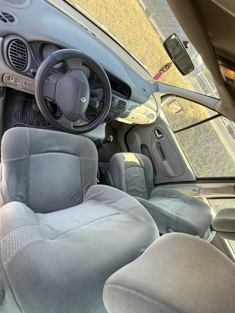 Renault Megane, снимка 7 - Автомобили и джипове - 52416512