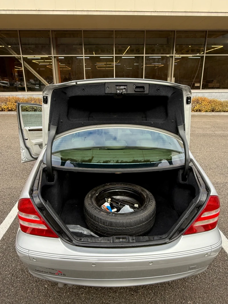 Mercedes-Benz C 200 2.0, снимка 13 - Автомобили и джипове - 52623882
