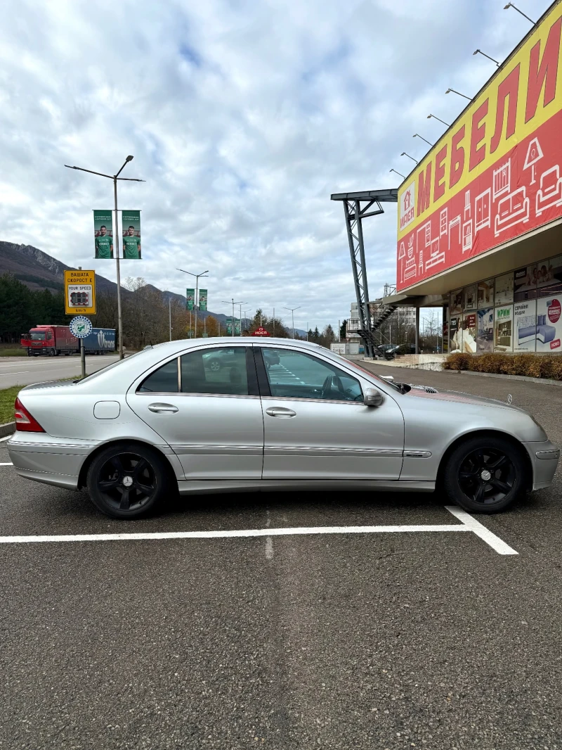 Mercedes-Benz C 200 2.0, снимка 4 - Автомобили и джипове - 52623882
