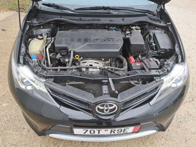 Toyota Auris 1.33i* 99к.с.* 6 скорости* Уникат* Като нова, снимка 12 - Автомобили и джипове - 53056353