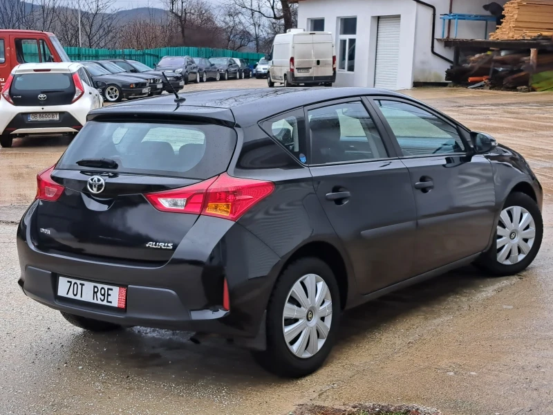 Toyota Auris 1.33i* 99к.с.* 6 скорости* Уникат* Като нова, снимка 4 - Автомобили и джипове - 53056353