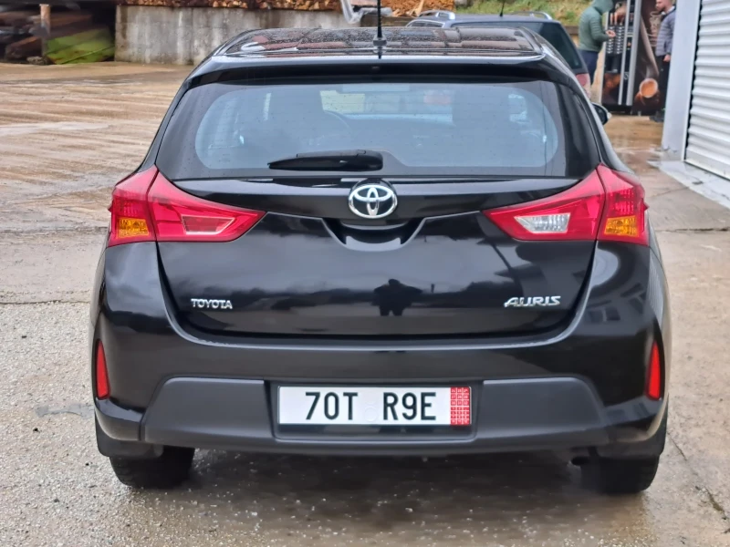 Toyota Auris 1.33i* 99к.с.* 6 скорости* Уникат* Като нова, снимка 5 - Автомобили и джипове - 53056353