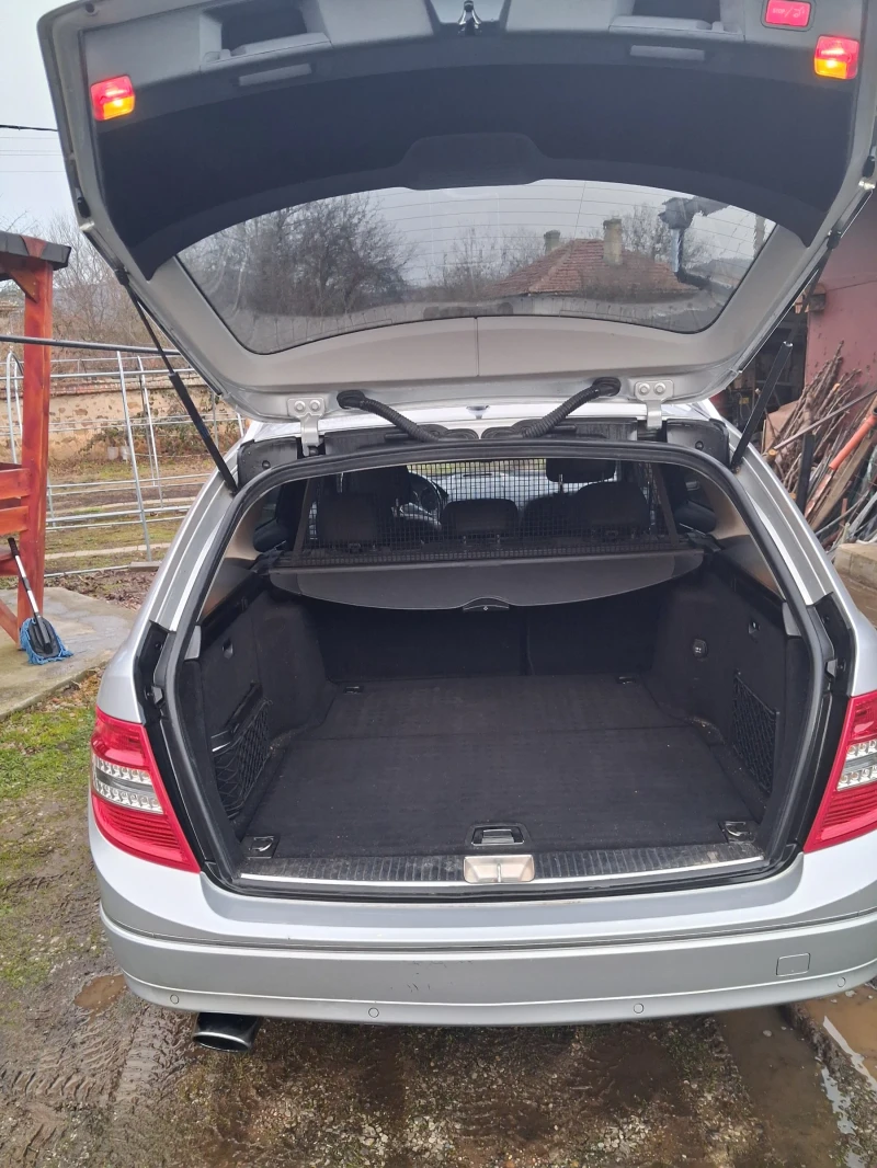 Mercedes-Benz C 250 Bluefigence CGI, снимка 8 - Автомобили и джипове - 53342198