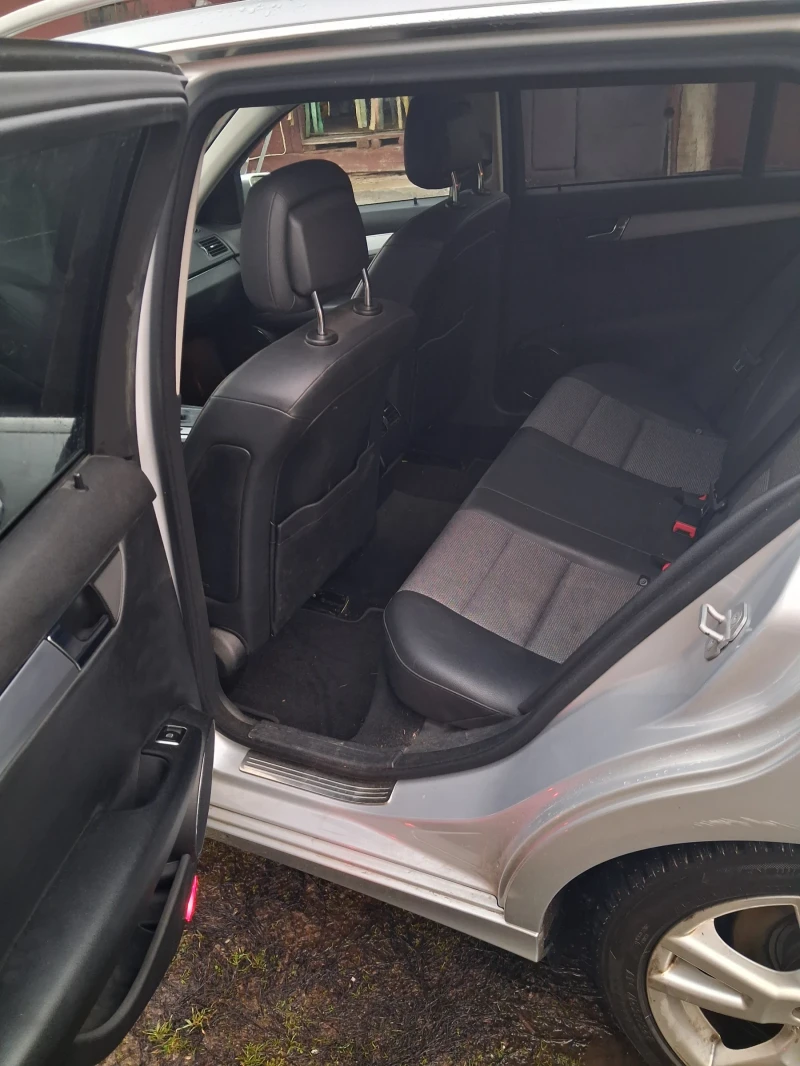 Mercedes-Benz C 250 Bluefigence CGI, снимка 9 - Автомобили и джипове - 53342198