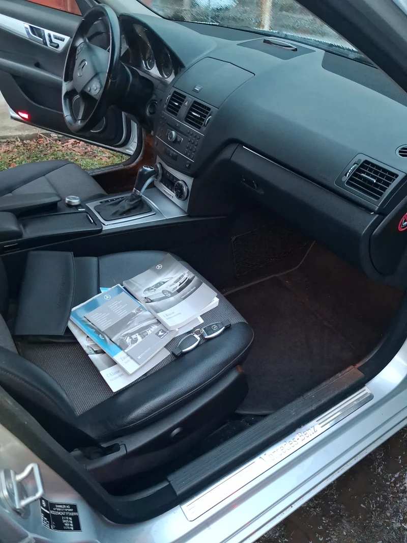 Mercedes-Benz C 250 Bluefigence CGI, снимка 11 - Автомобили и джипове - 53342198