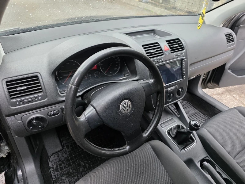 VW Golf 1.4 Бензин Климатик, снимка 13 - Автомобили и джипове - 53447650
