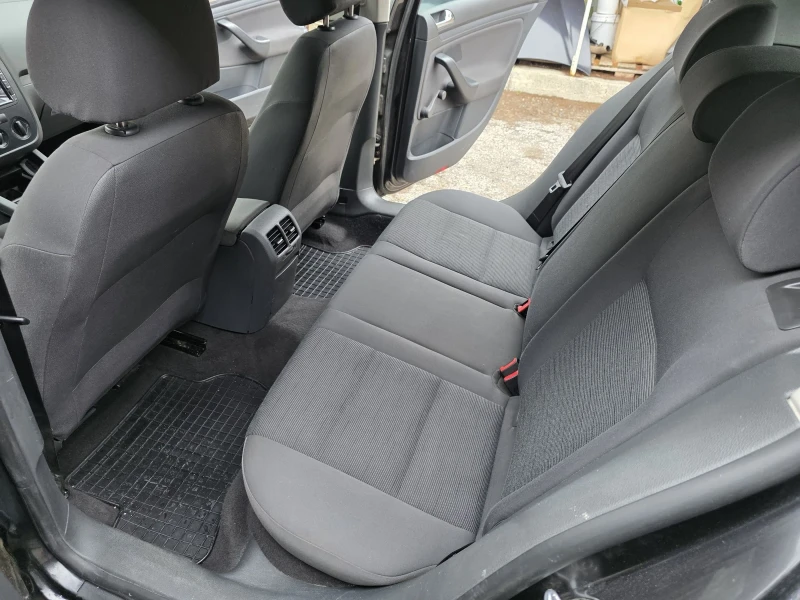 VW Golf 1.4 Бензин Климатик, снимка 11 - Автомобили и джипове - 53447650