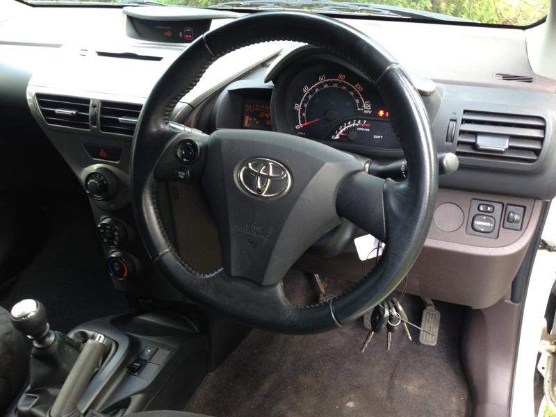 Toyota IQ 1.0vvt-i 68кс.НА ЧАСТИ, снимка 10 - Автомобили и джипове - 33705728