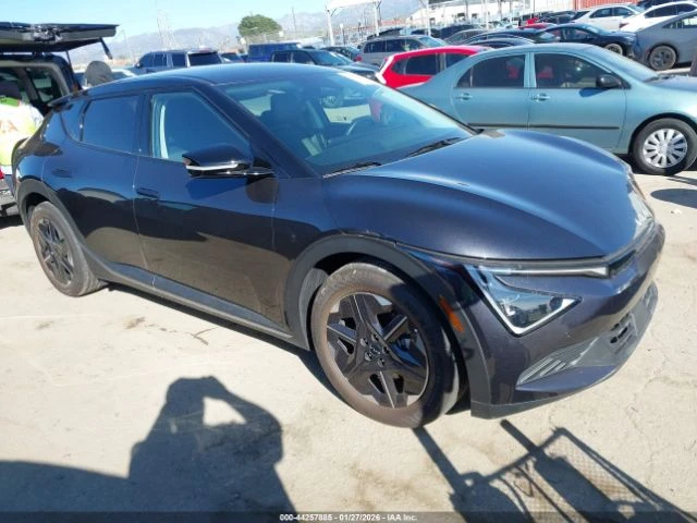 Kia EV6 * LIGHT* LONG RANGE* 