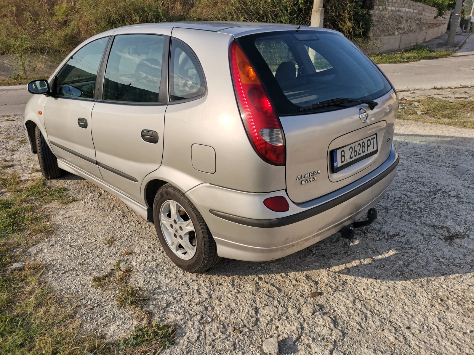 Nissan Almera tino  - изображение 2