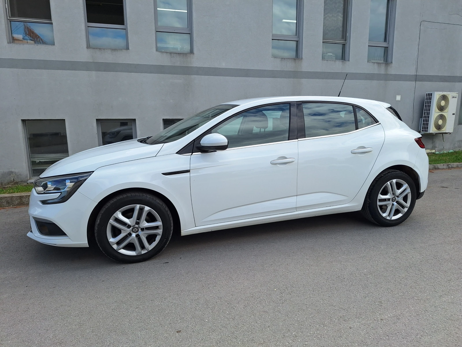 Renault Megane 1.5dci 110kc - изображение 3