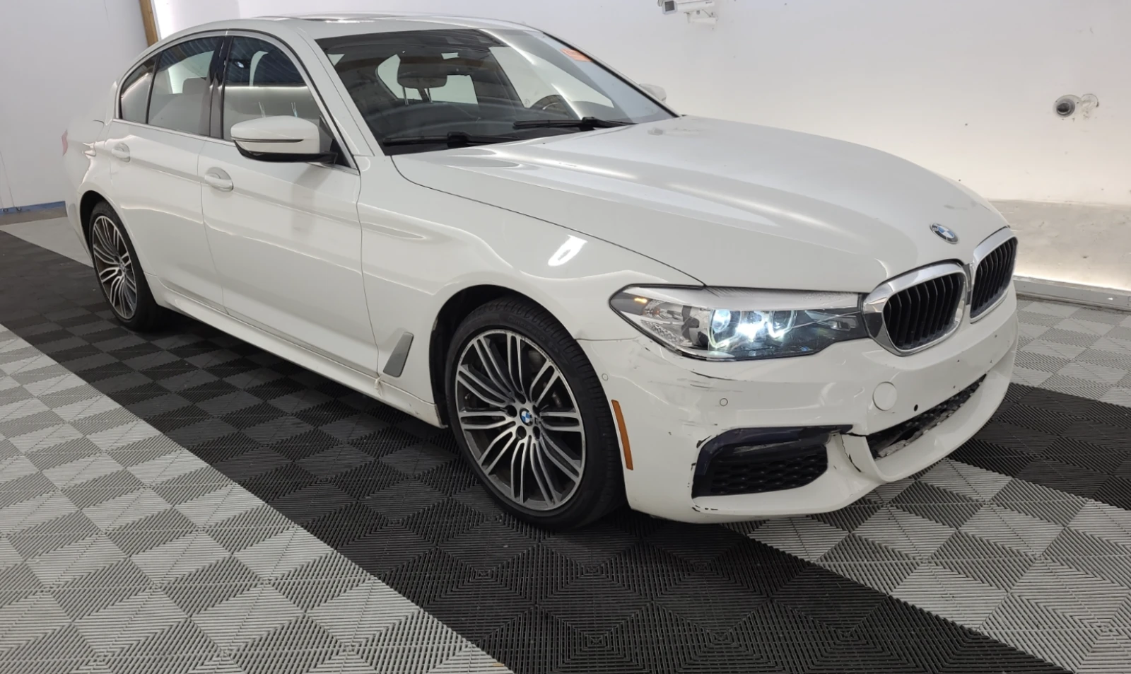 BMW 530 XDRIVE - изображение 2