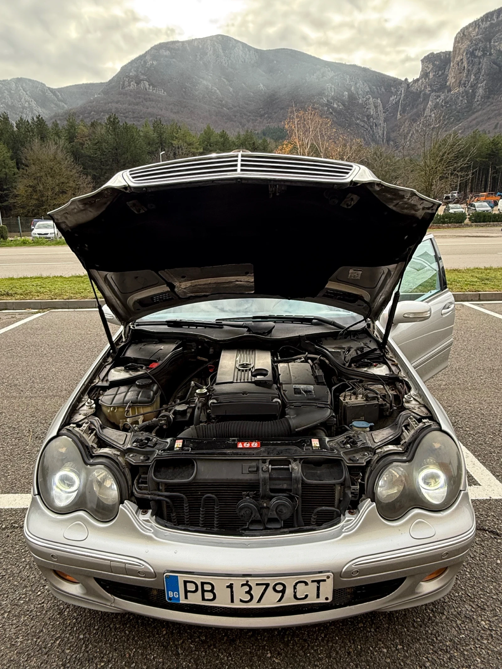 Mercedes-Benz C 200 2.0 - изображение 6