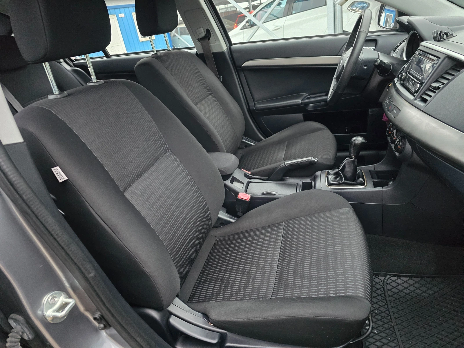 Mitsubishi Lancer 1.6    | Mobile.bg   12