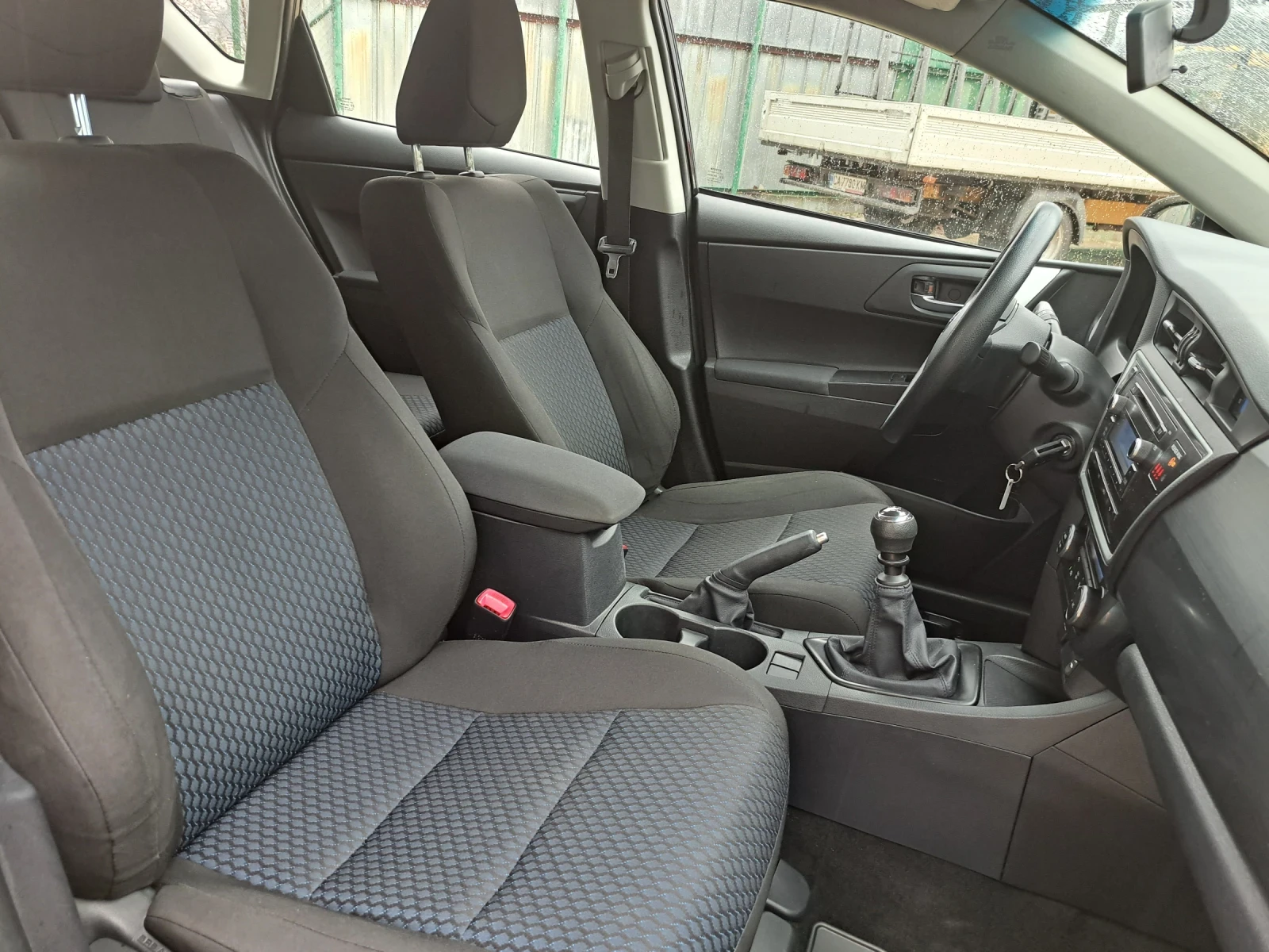 Toyota Auris 1.33i* 99�.�.* 6 ��������* ������* ���� ���� | Mobile.bg � ����������� 14