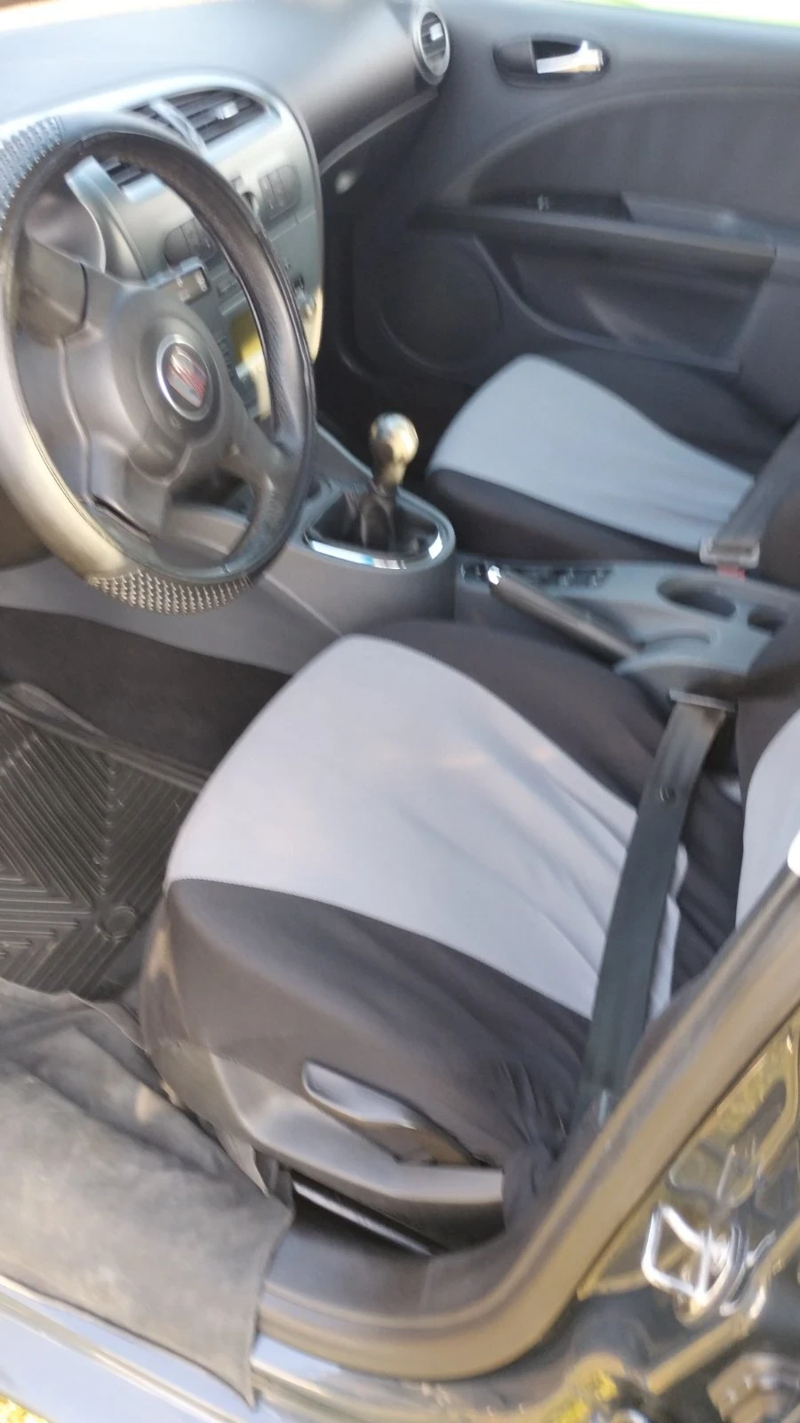 Seat Leon 1.6, снимка 6 - Автомобили и джипове - 53392194